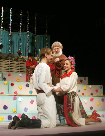 сватання на гончаривци Молодой театр киев